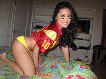 TEEN LEGS SPREAD BIKINI